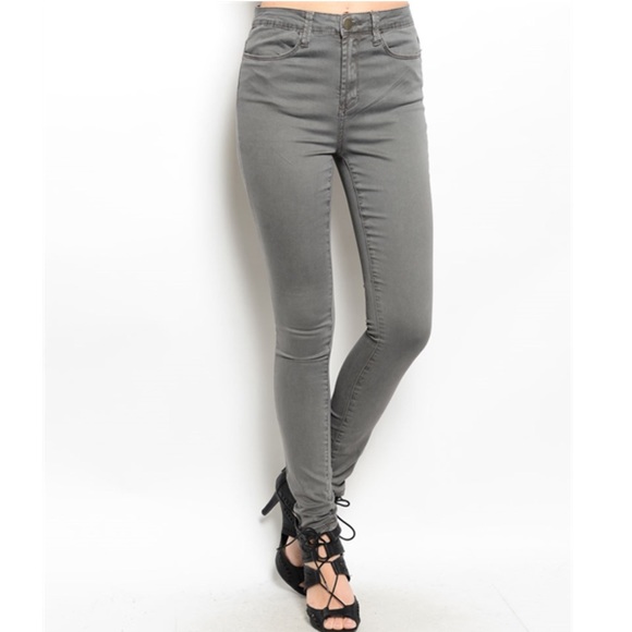 BNWT Gray Mid-Rise Skinny Jeans - Picture 2 of 2